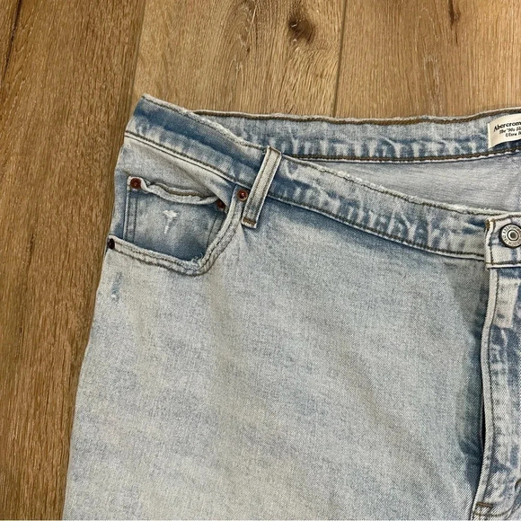 Abercrombie & Fitch The 90s Slim Straight Ultra High Rise Size 24R x 37 NWT - Picture 4 of 10